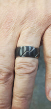 Load image into Gallery viewer, HEROIC Titanium and Carbon Look Ring