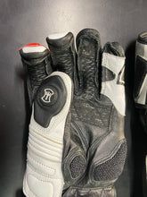 Load image into Gallery viewer, BARGAIN BIN - Women's HEROIC SP-R Pro Customs - Size: 6