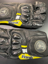 Load image into Gallery viewer, BARGAIN BIN - HEROIC ST-R Custom Shorties - Size 15