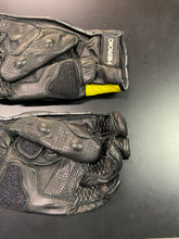 Load image into Gallery viewer, BARGAIN BIN - HEROIC ST-R Custom Shorties - Size 15