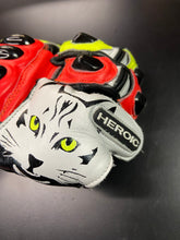 Load image into Gallery viewer, BARGAIN BIN - Women's HEROIC SP-R Pro Customs - Size 6